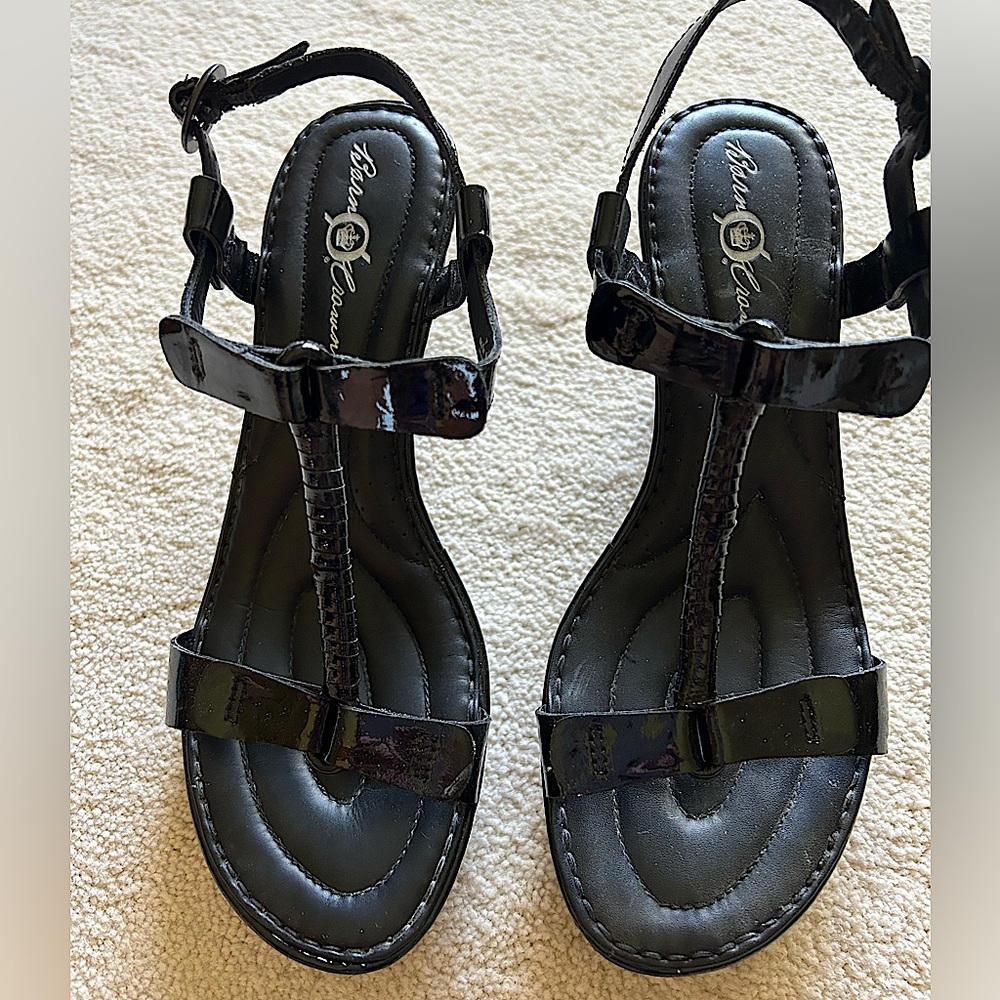 Born Crown black patent sandal in size 7